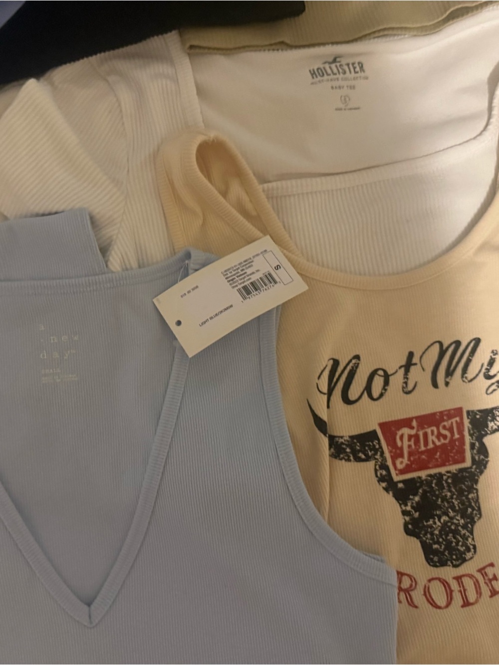 Hollister Tank & Graphic Tee Bundle - Light Blue, Cream, White, Black - Picture 8 of 10